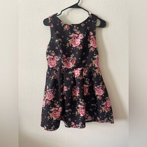 Forever 21 black floral pleated mini dress